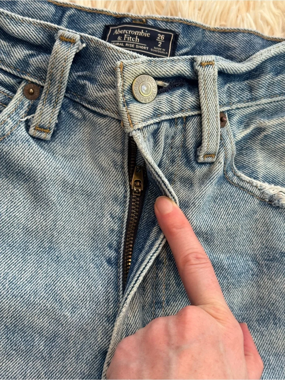 Abercrombie & Fitch Distressed Denim Shorts Light Wash Size 26